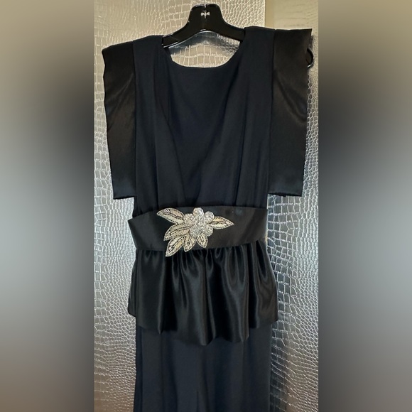 Act 1 Elegant Vintage Black Jumpsuit with Embellished Belt - Picture 2 of 16